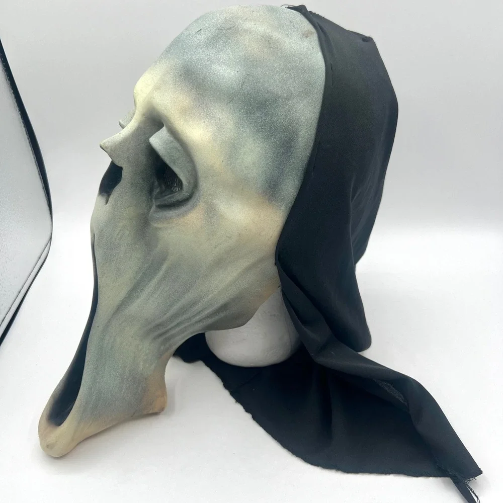 Vintage 1995 The Paper Magic Group Halloween Vinyl Ghoul Ghost Face Mask‎